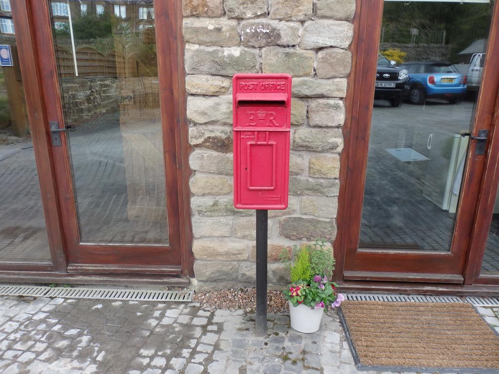 מטלוק Pillarbox Cottage מראה חיצוני תמונה